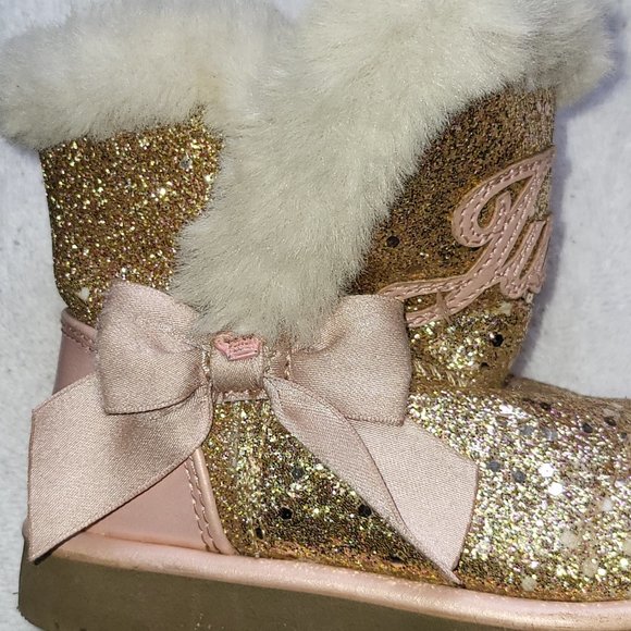 JUICY COUTURE GIRLS FURRY COMFORTABLE SNOW BOOT GOLD GLITTER SIZE 8M GUC SEE PIC - Picture 4 of 10